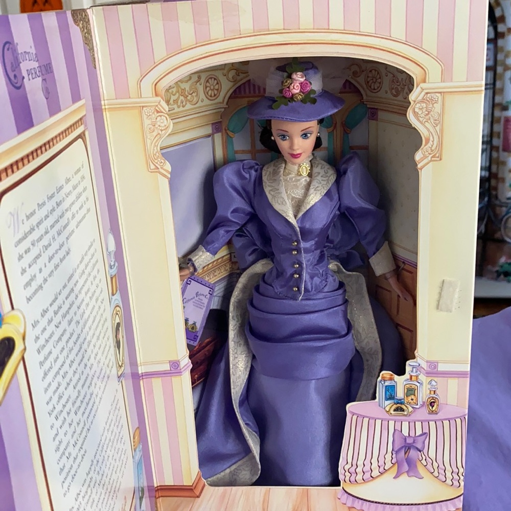 1997 Mrs P.F.E. Albee Barbie Avon Exclusive